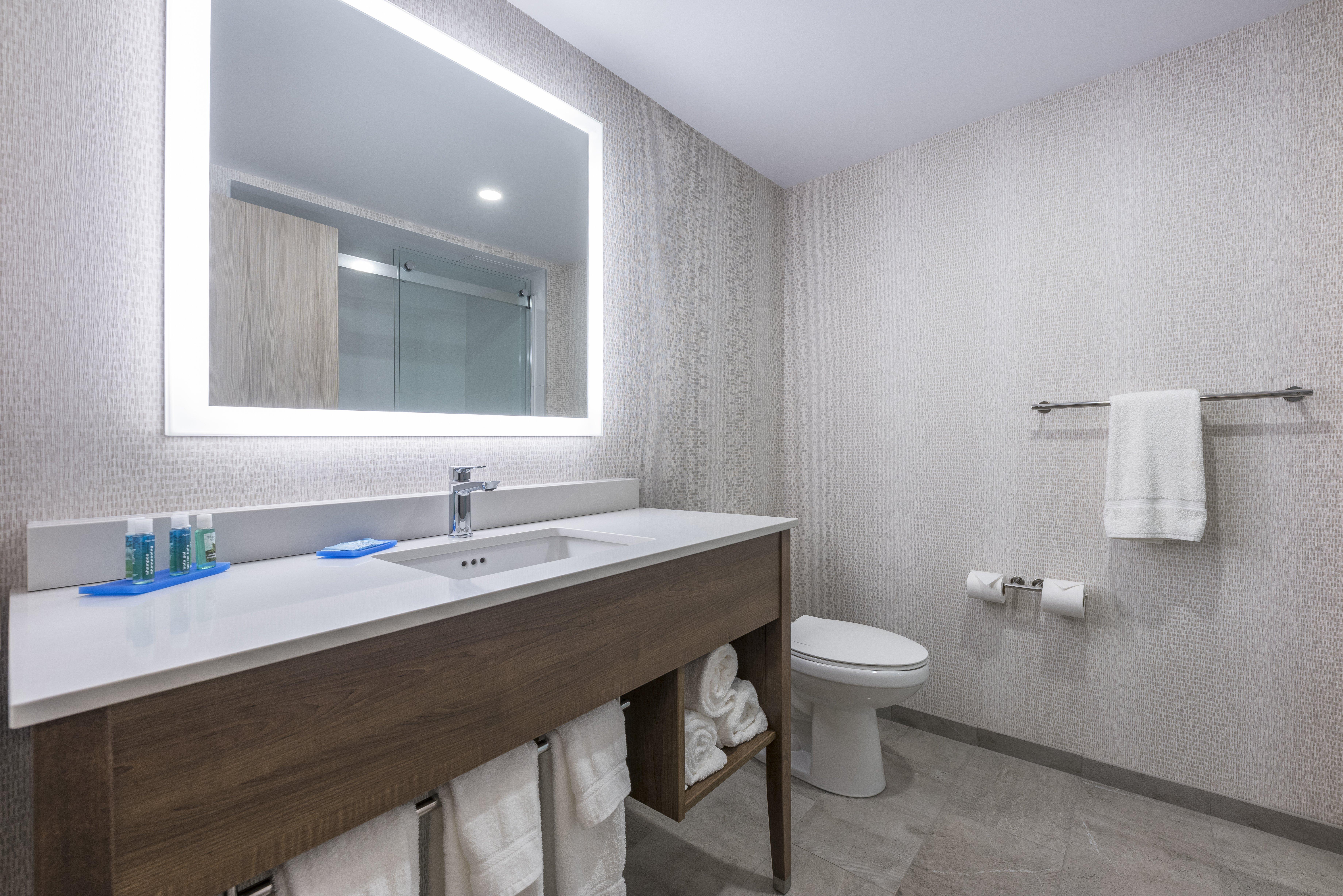 Holiday Inn Express & Suites Moncton By Ihg Exterior foto